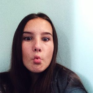 Meet your Posher, Kayla